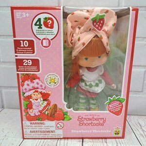 The World of Strawberry Shortcake Scented Doll  W/4 Surprises New In Box